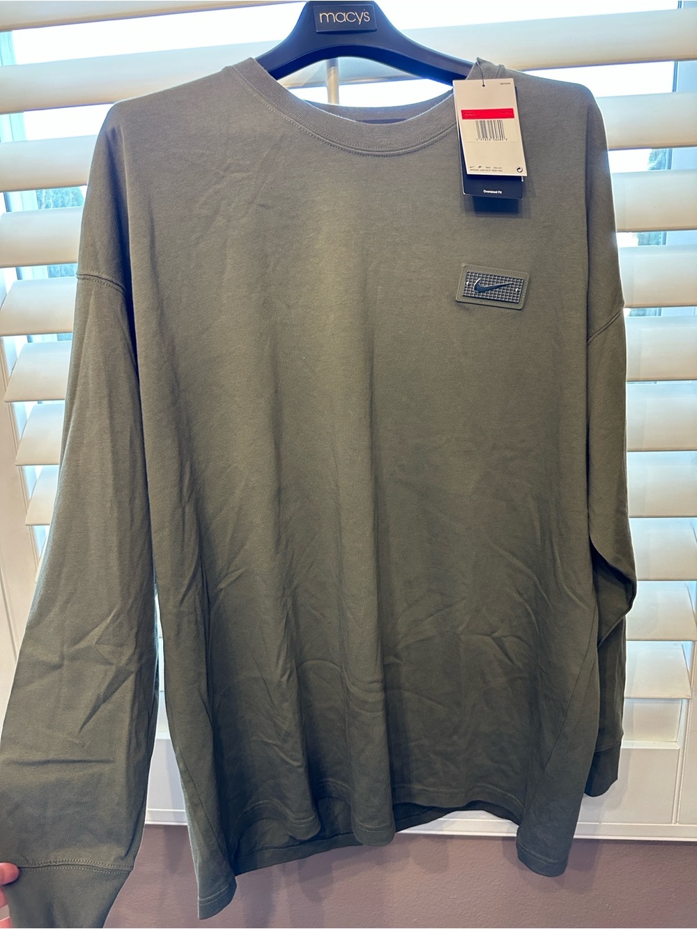 Nike Men’s Olive Long-Sleeve Crewneck Shirt